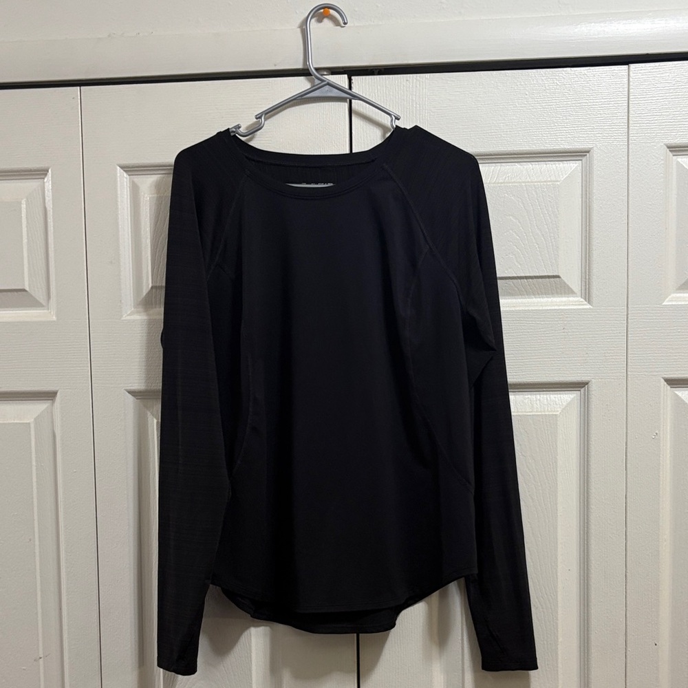 Black Long Sleeve Women's Workout Top